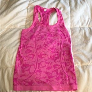 Lululemon Swiftly tech tank